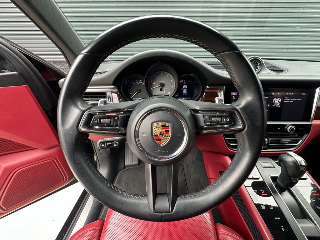 Certified 2023 Porsche Macan S AWD/4WD image 17