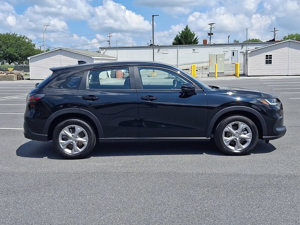 Used 2025 Honda HR-V LX image 7