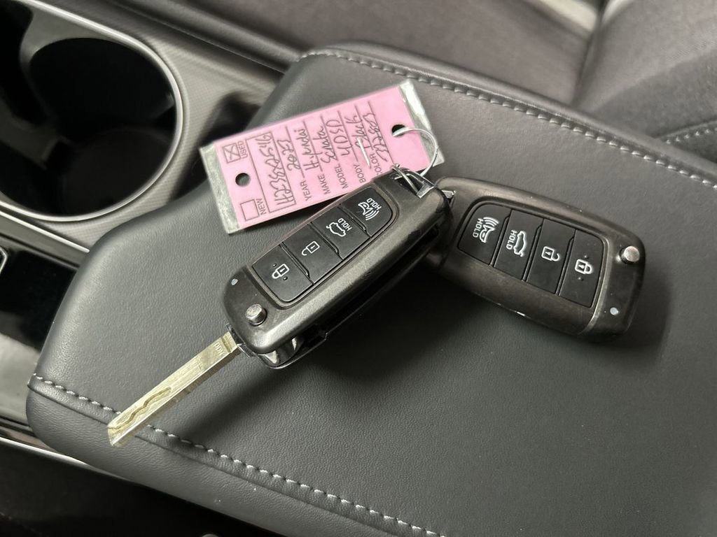 Used 2023 Hyundai Sonata SE FWD image 12