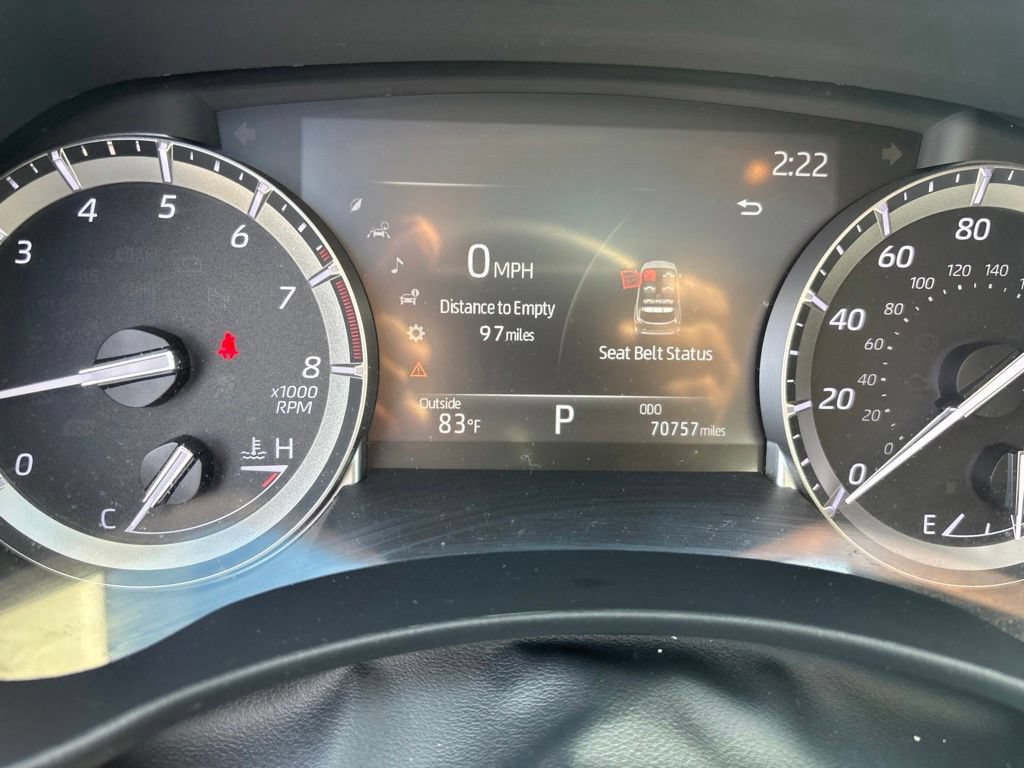 Used 2022 Toyota Highlander XLE AWD/4WD image 19