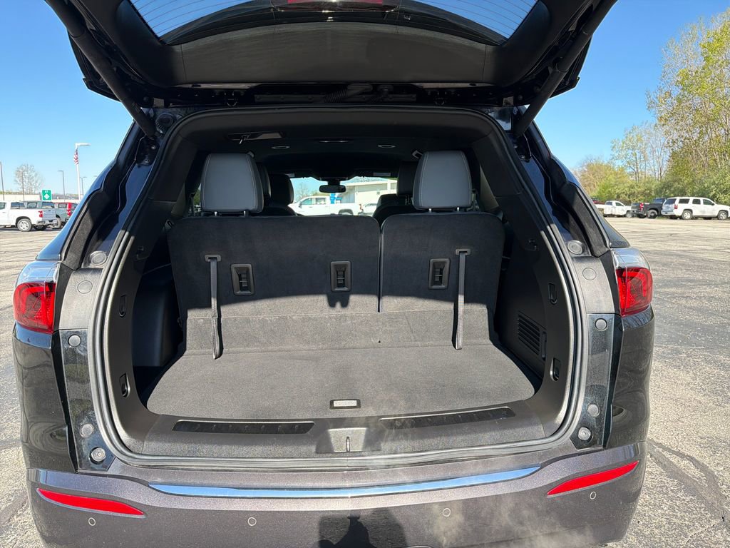 Used 2024 Buick Enclave Essence FWD image 27