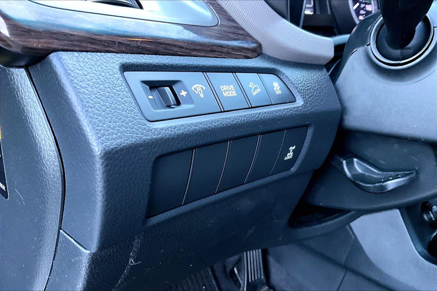 Used 2018 Hyundai Santa Fe Sport AWD/4WD image 32
