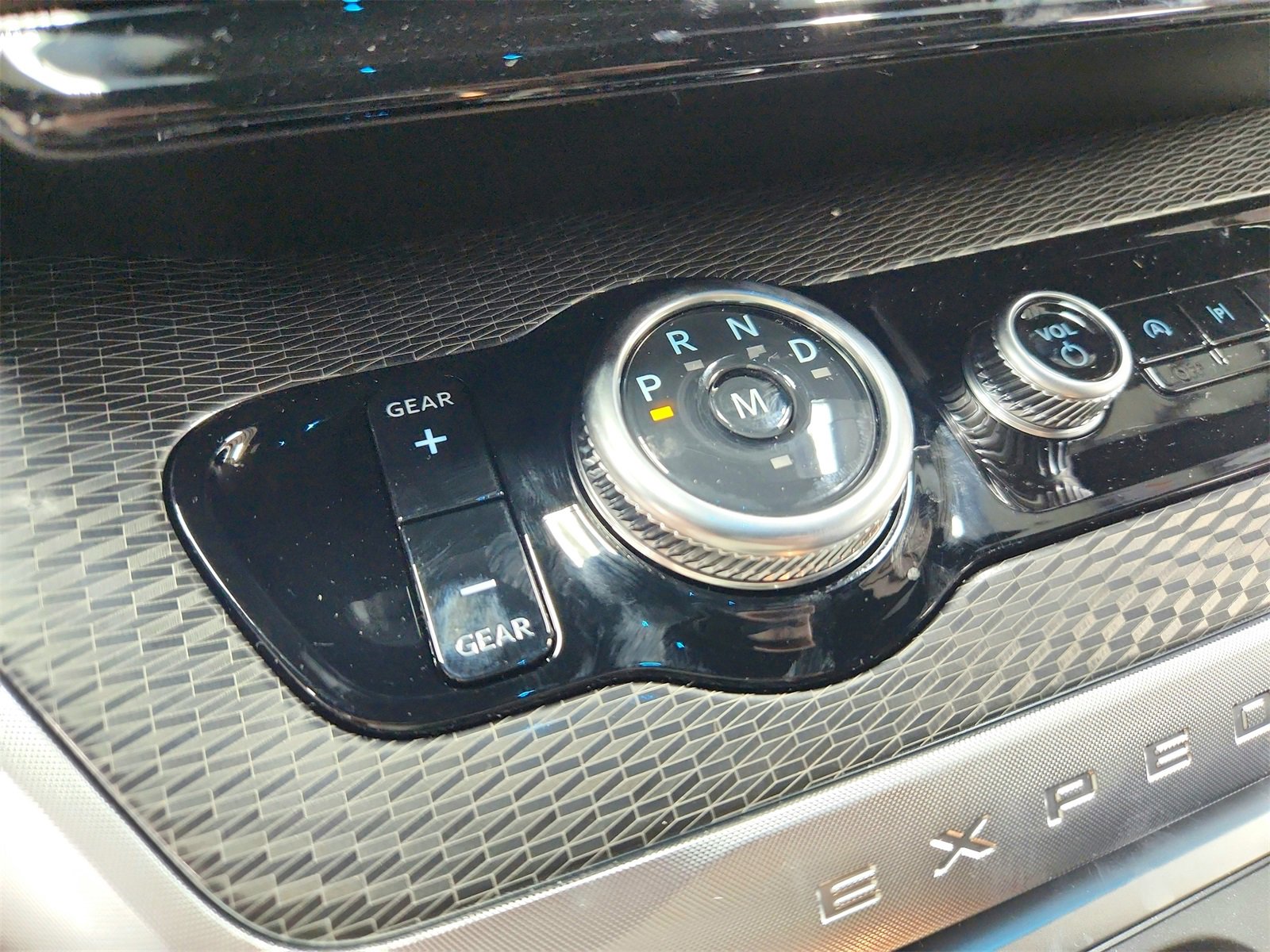 New 2025 Ford Expedition Platinum image 25