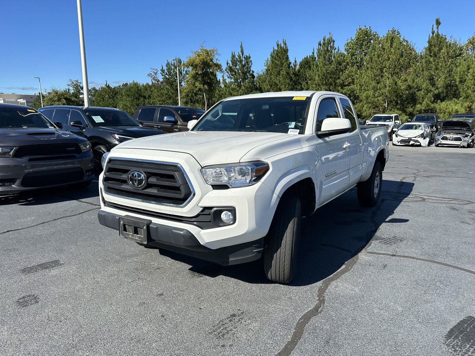Used 2022 Toyota Tacoma SR5 RWD image 2