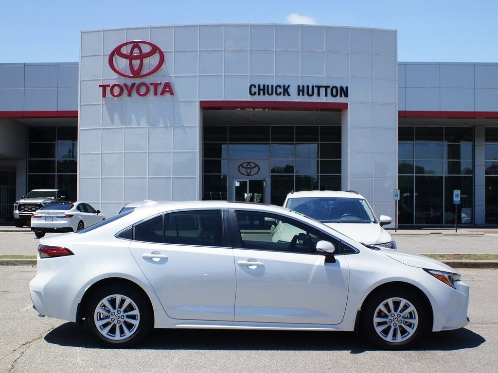Used 2026 Toyota Corolla XLE FWD image 1