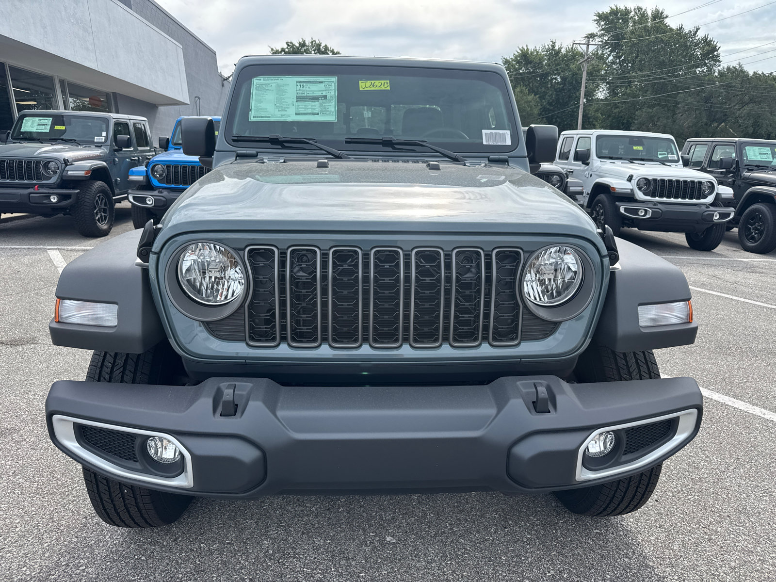 New 2026 Jeep Gladiator Sport AWD/4WD image 2