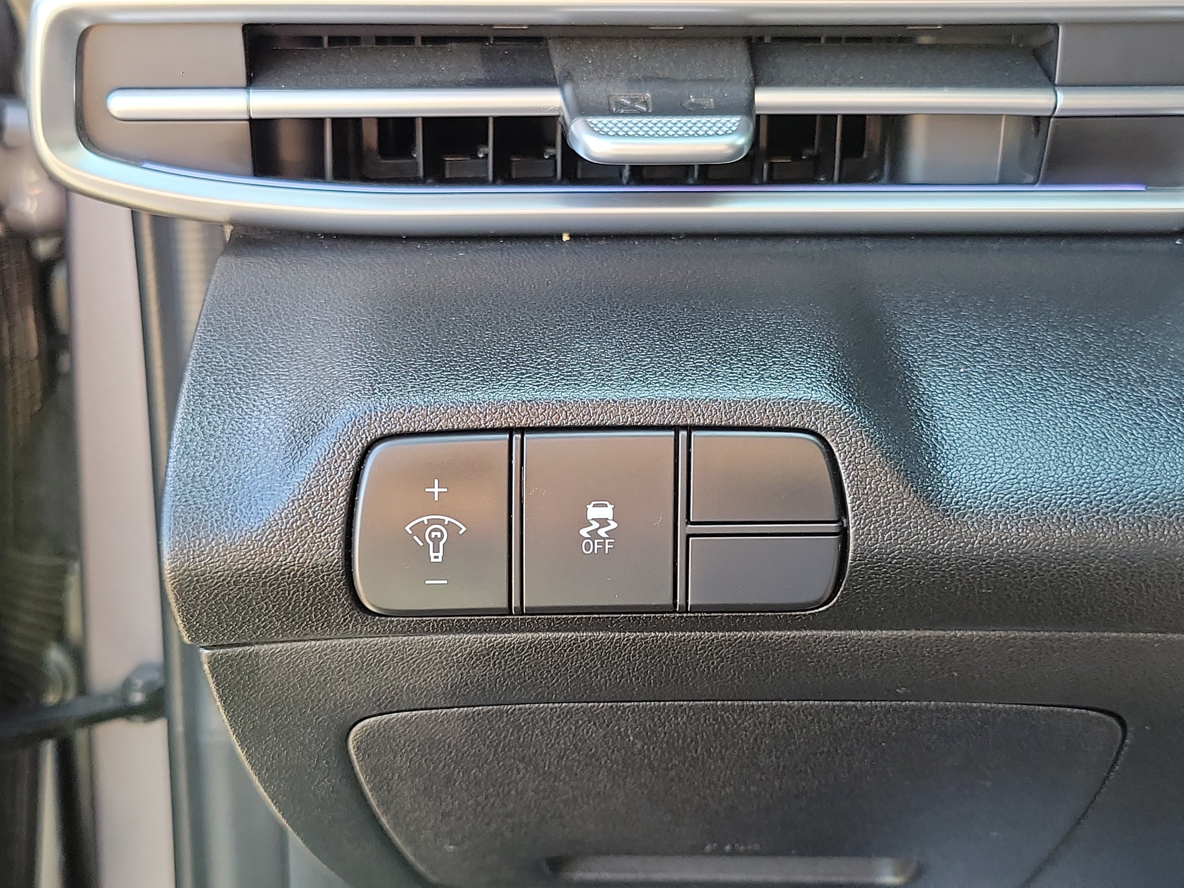 Certified 2024 Hyundai Elantra SEL FWD image 12