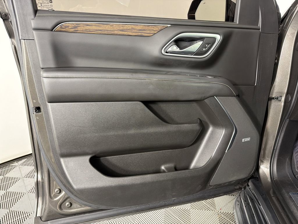 Used 2021 Chevrolet Tahoe Premier w/ Premium Package image 8