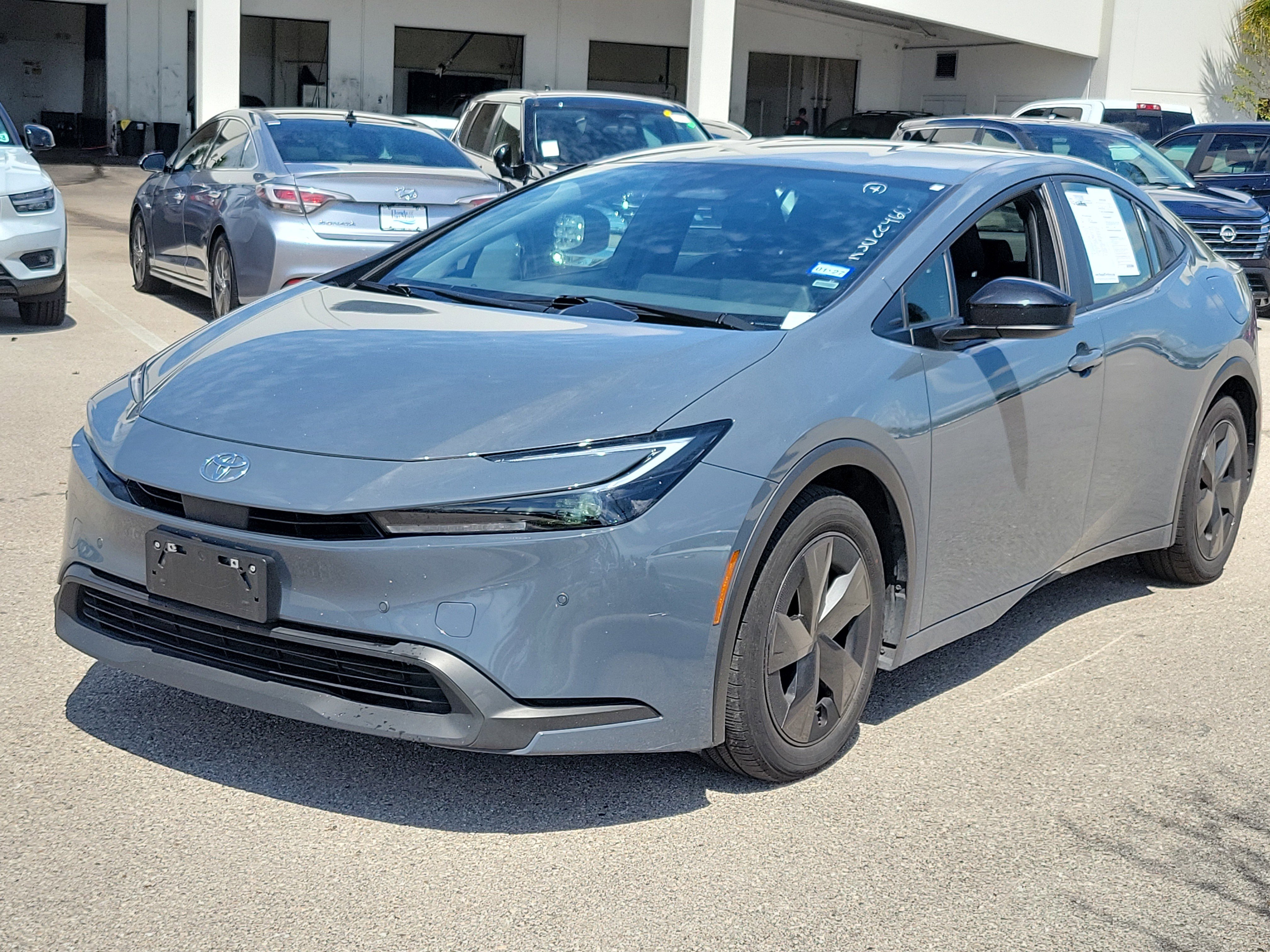 Used 2024 Toyota Prius LE FWD image 3