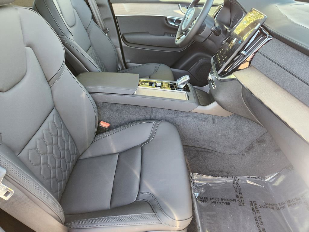 New 2026 Volvo XC90 B5 Core w/ Protection Package image 18