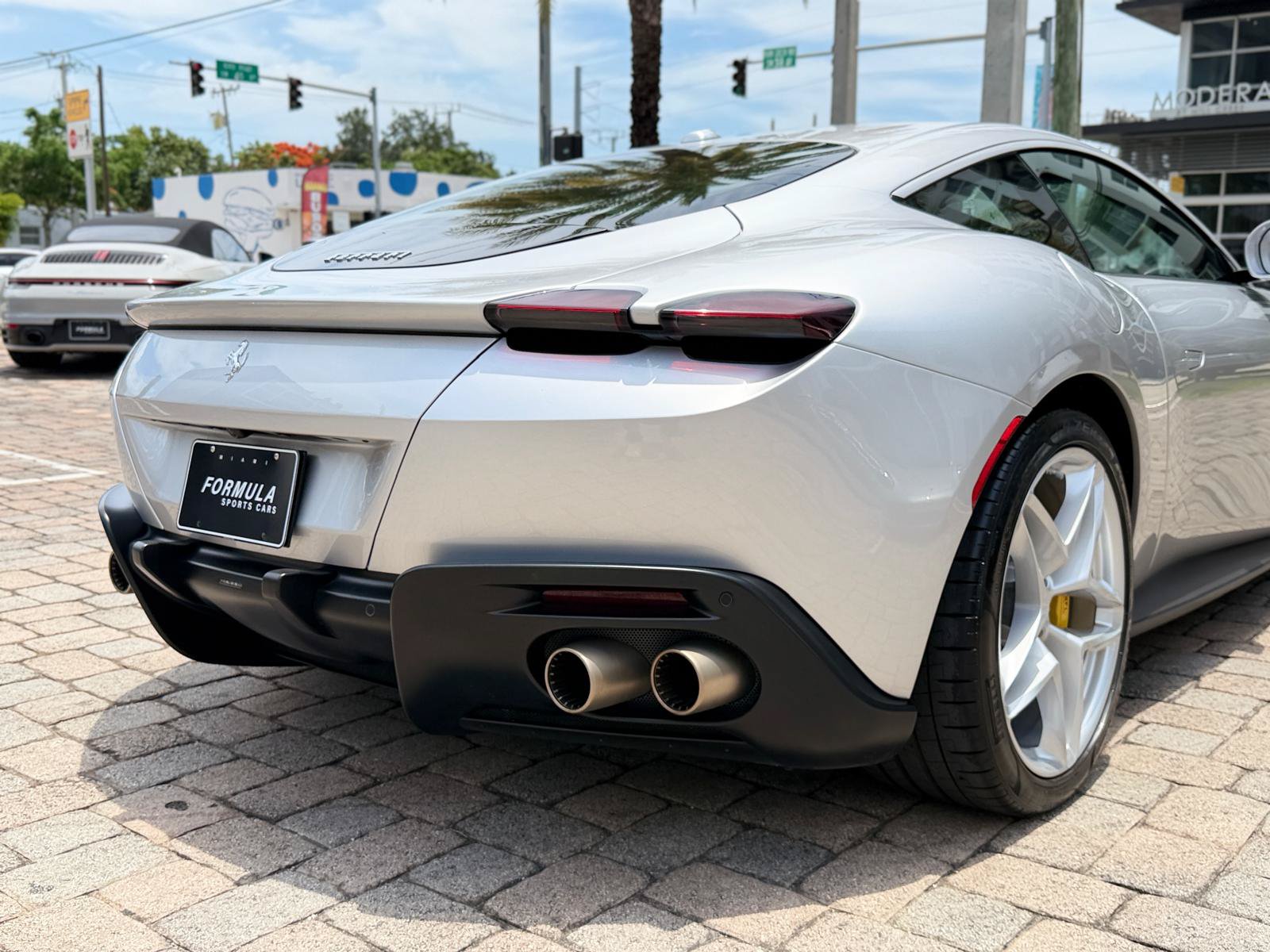 Used 2022 Ferrari Roma RWD image 11