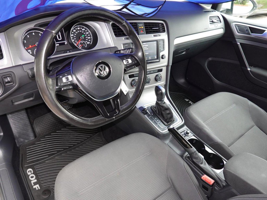 Used 2017 Volkswagen Golf S image 15