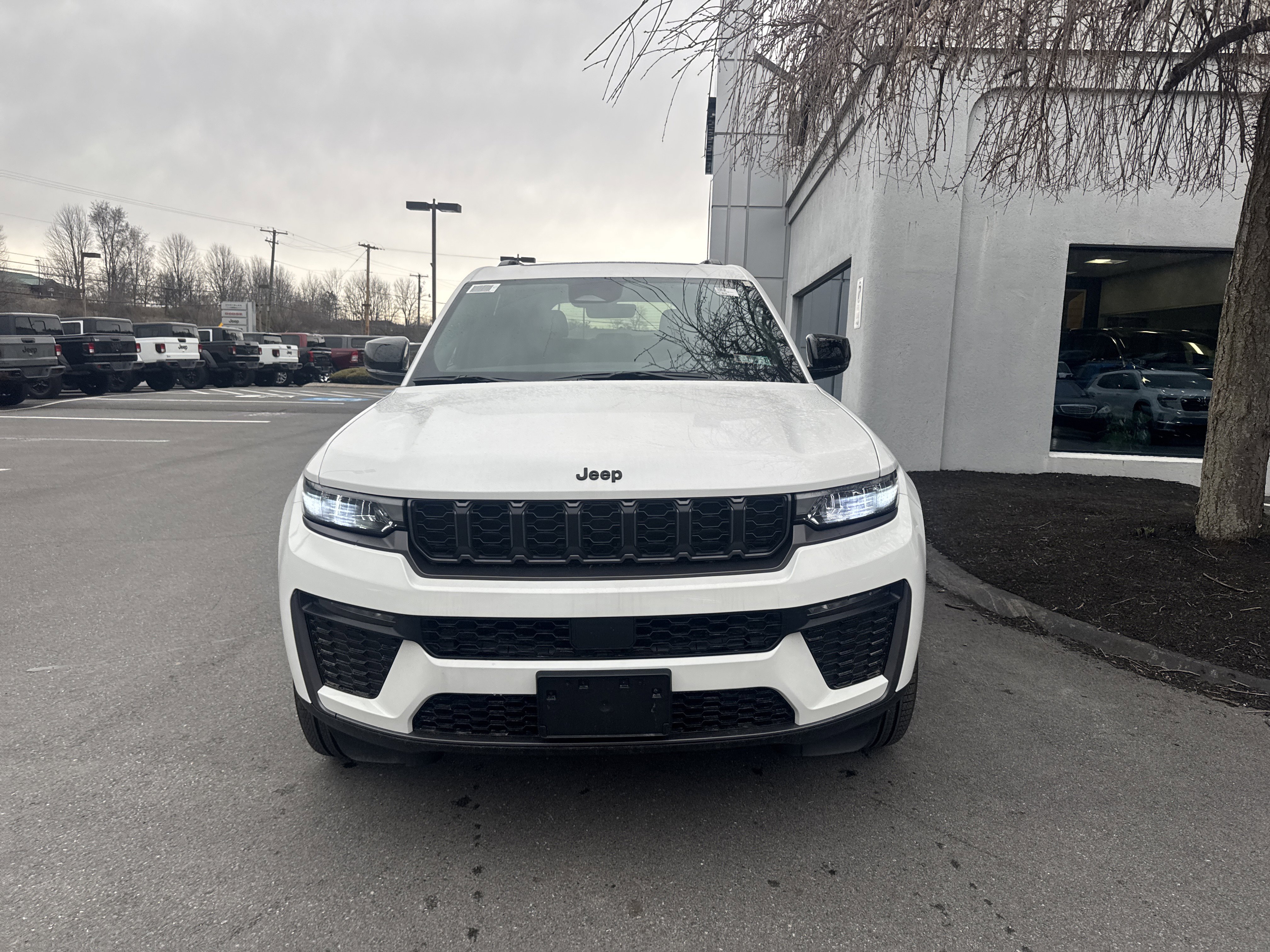 New 2026 Jeep Grand Cherokee Limited image 9