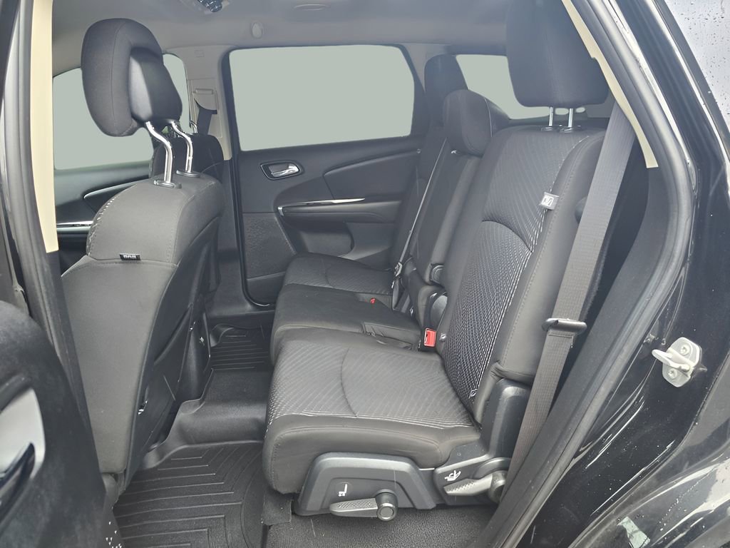 Used 2016 Dodge Journey SXT w/ Comfort/Convenience Group image 12
