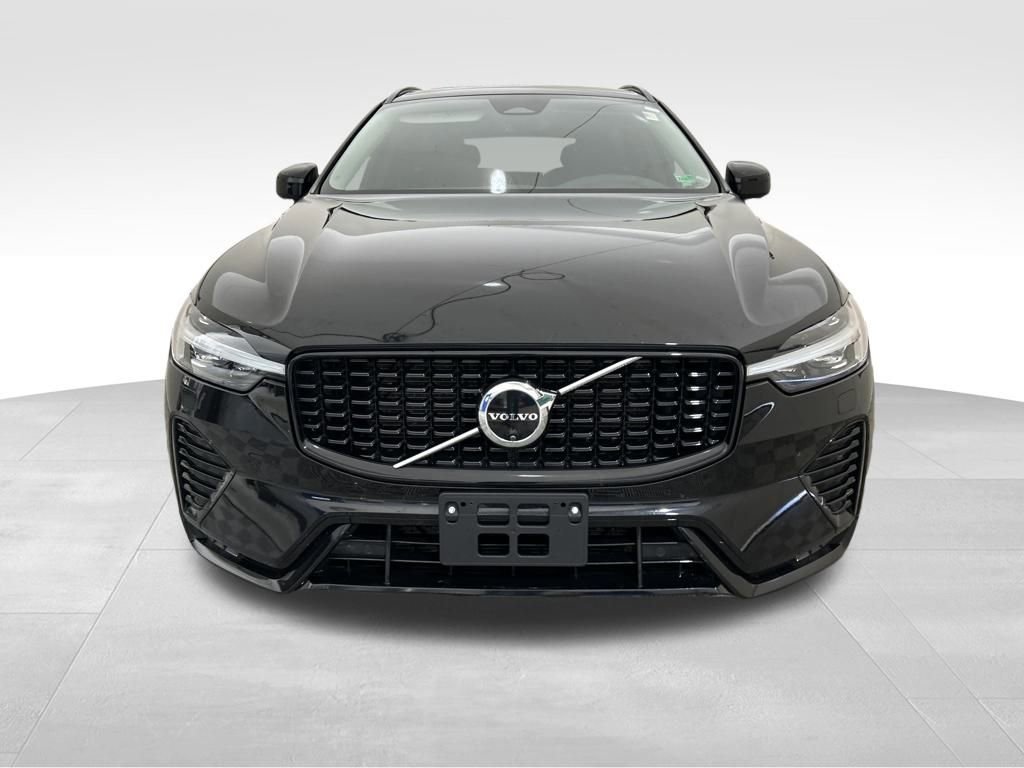 Used 2024 Volvo XC60 B5 Plus image 7