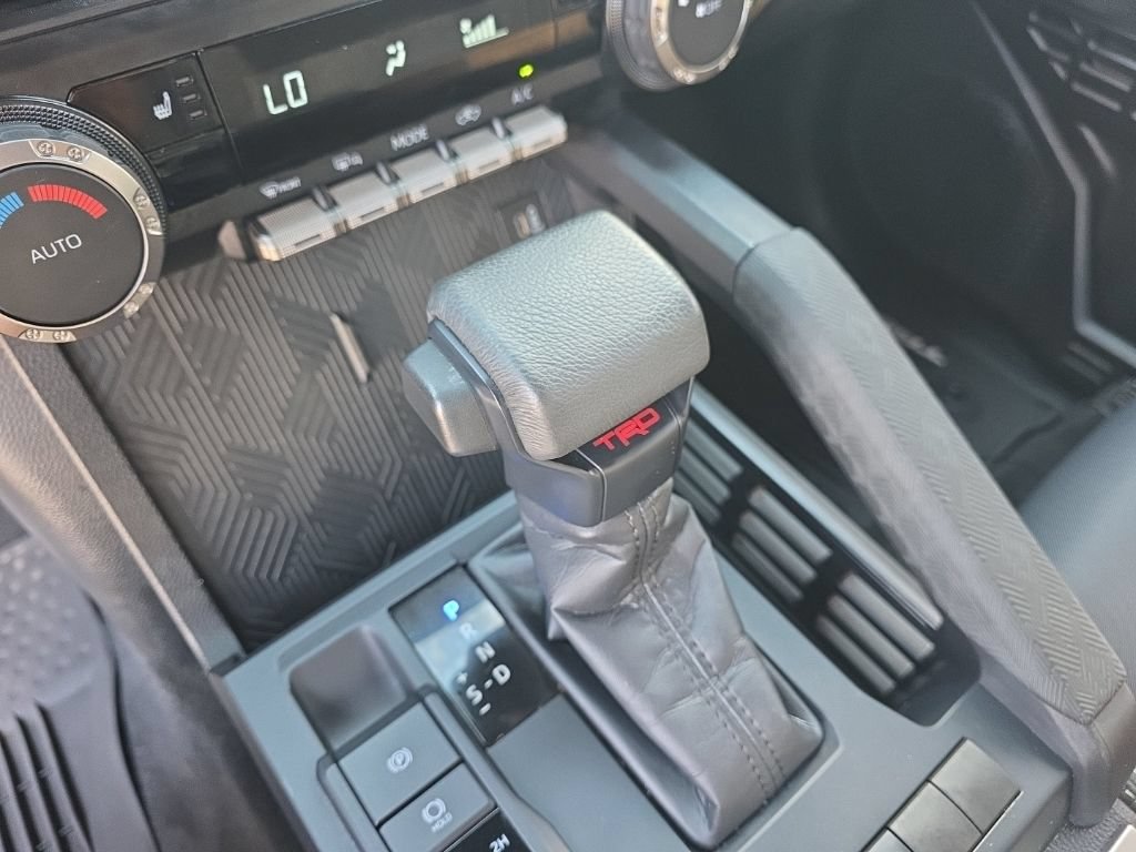Certified 2025 Toyota Tacoma TRD Off-Road AWD/4WD image 26