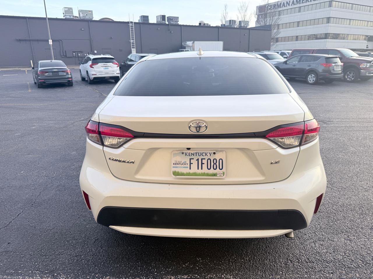 Used 2020 Toyota Corolla LE FWD image 4