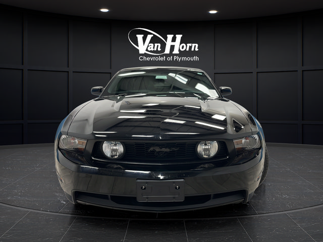 Used 2010 Ford Mustang GT RWD image 2