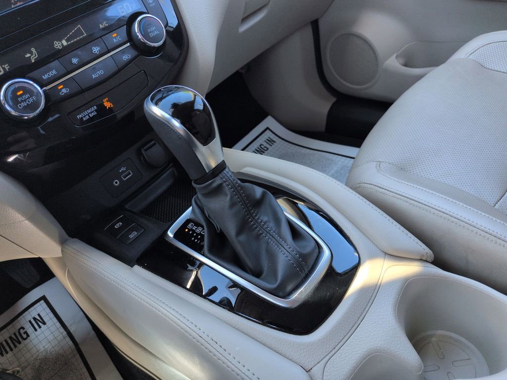 Used 2019 Nissan Rogue SL w/ Premium Package image 24