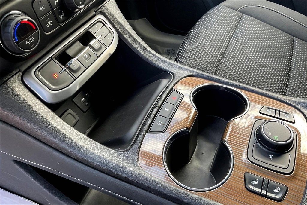 Used 2023 GMC Acadia SLE w/ Driver Convenience Package image 15