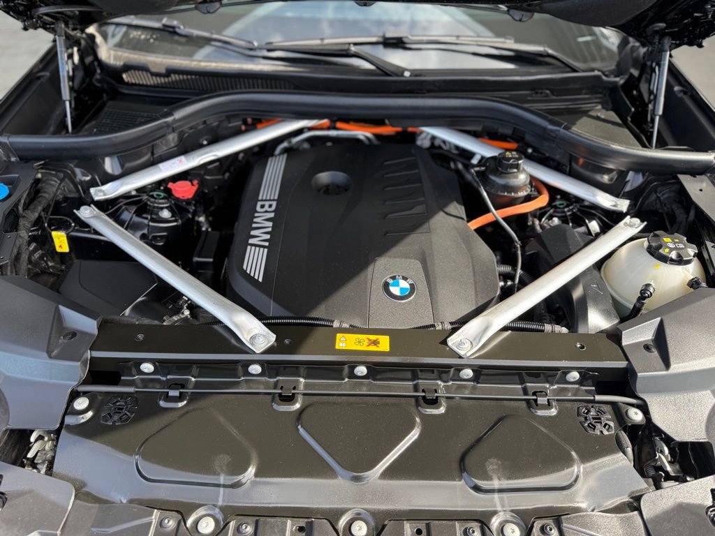 Used 2024 BMW X5 xDrive50e w/ Premium Package image 23