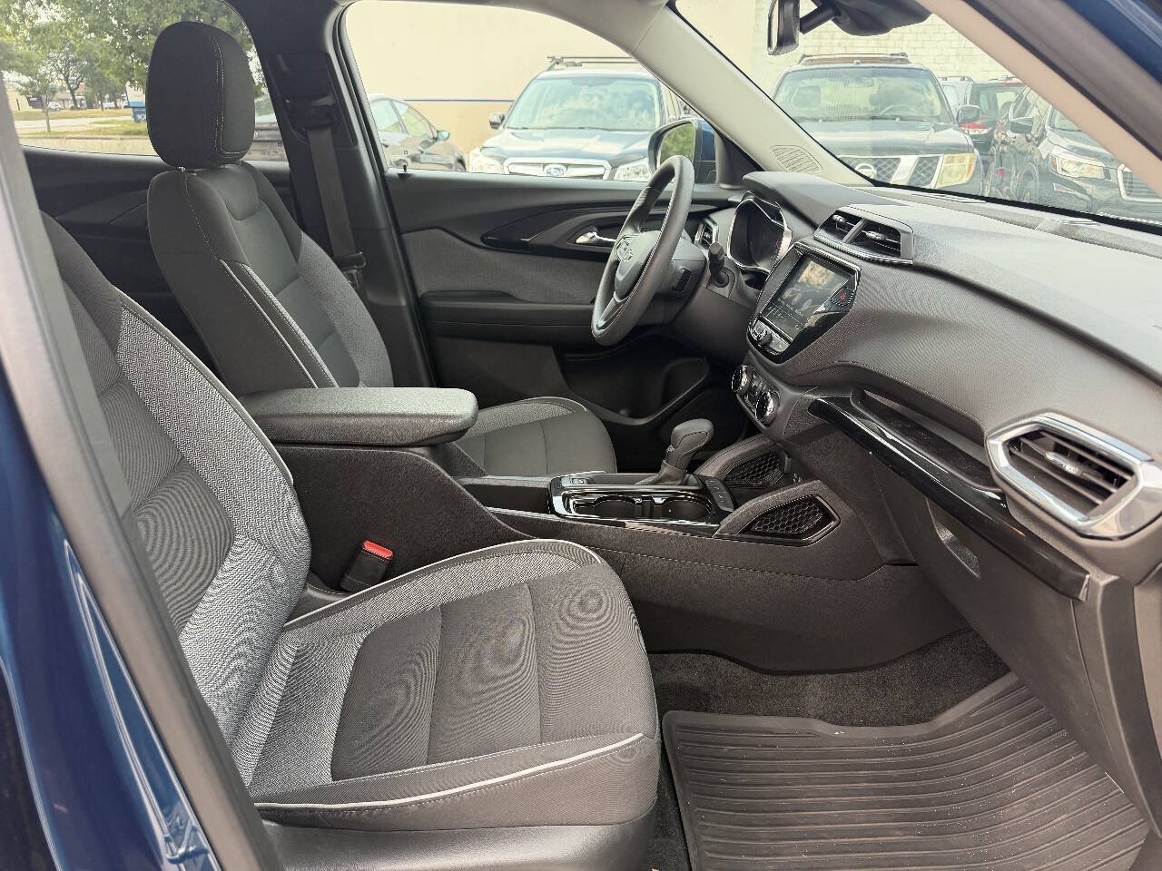 Used 2021 Chevrolet TrailBlazer LT w/ Convenience Package FWD image 14