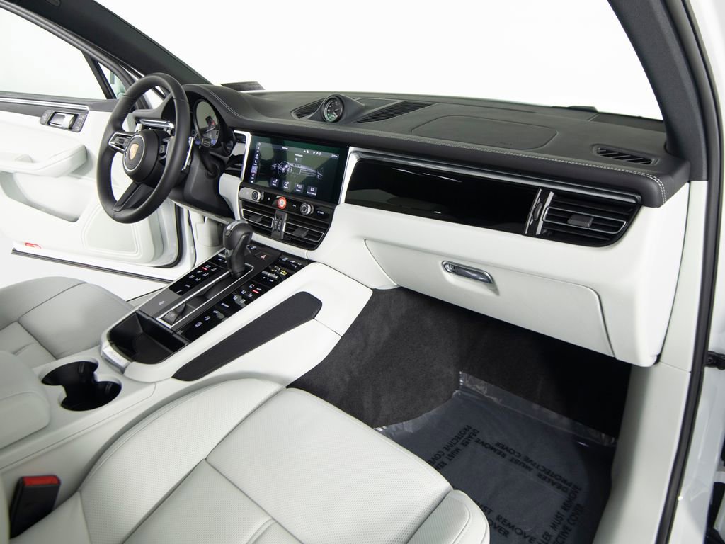 New 2026 Porsche Macan S image 29