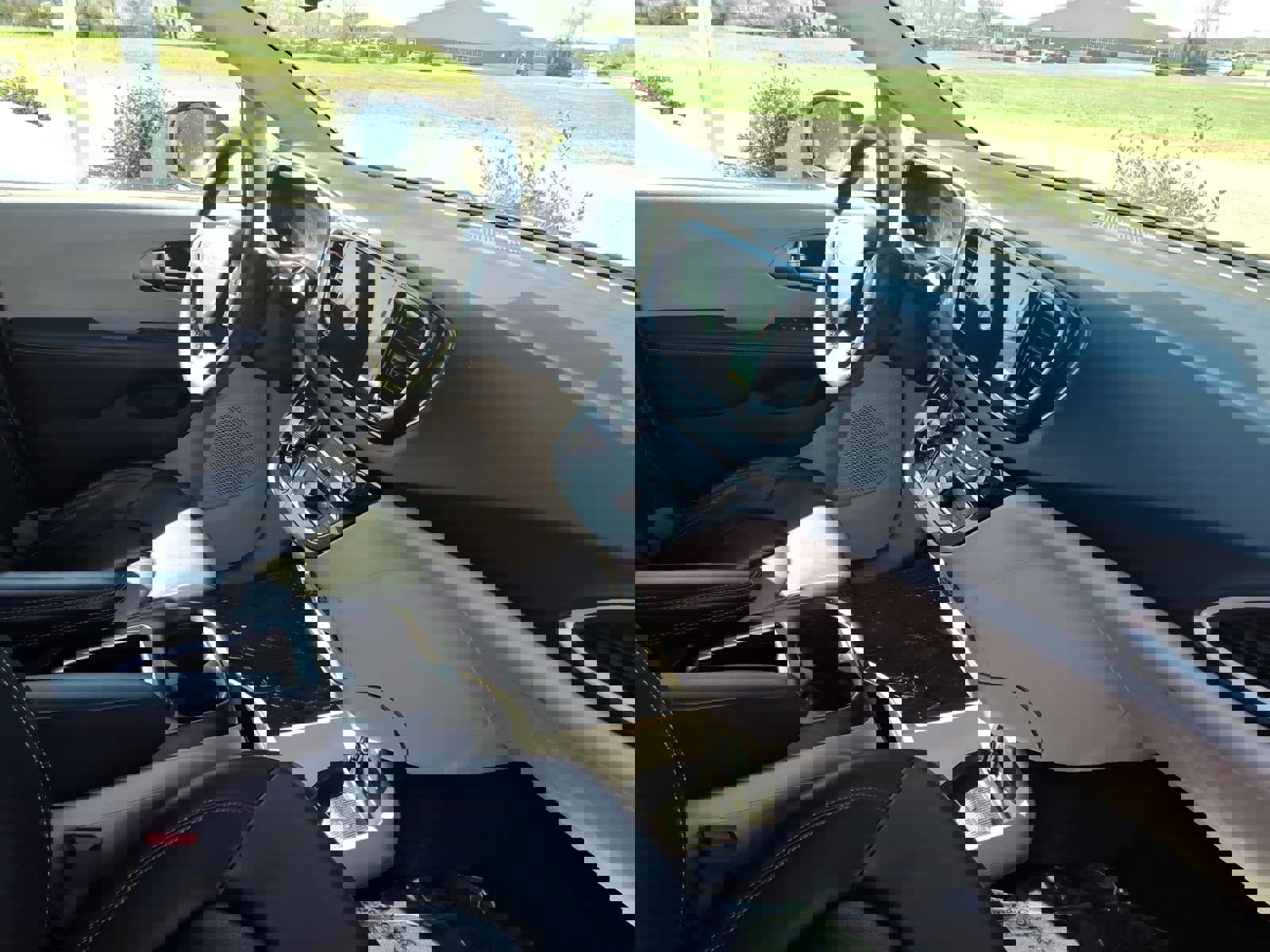 Used 2023 Chrysler Pacifica Touring-L image 22