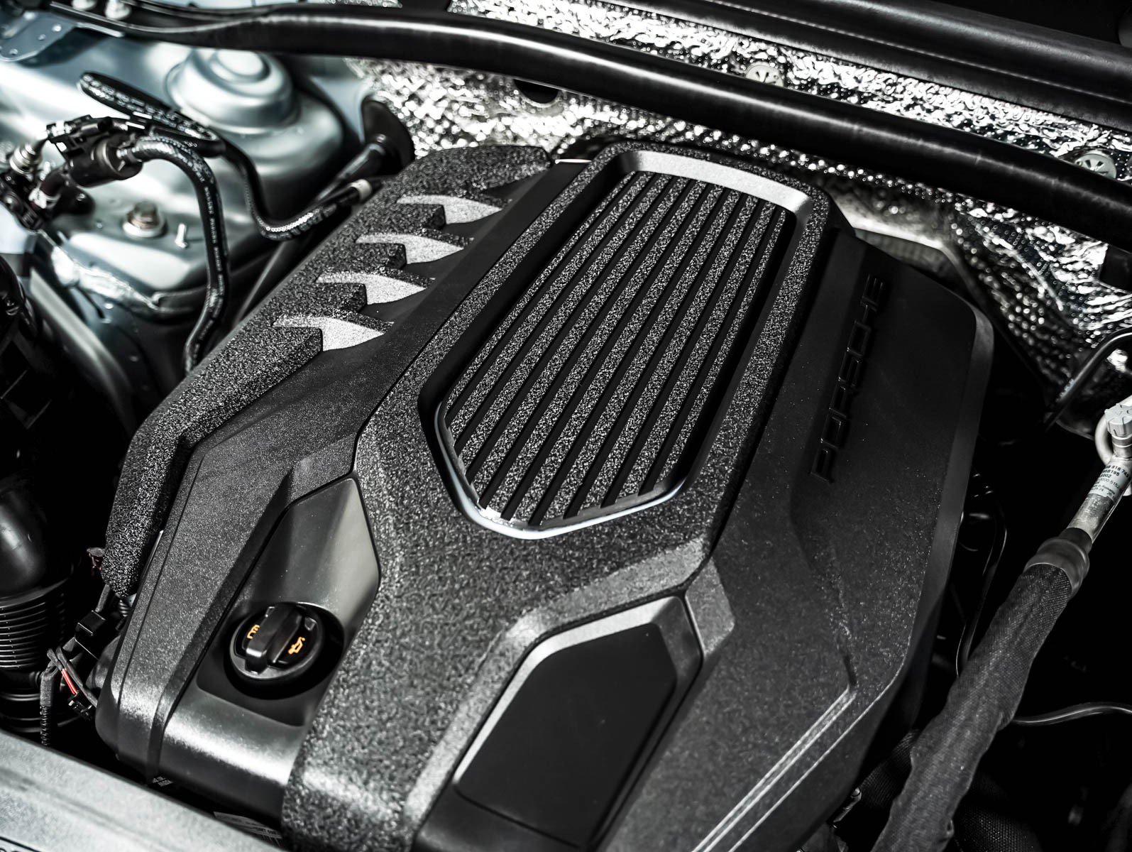 Certified 2023 Porsche Macan AWD/4WD image 13