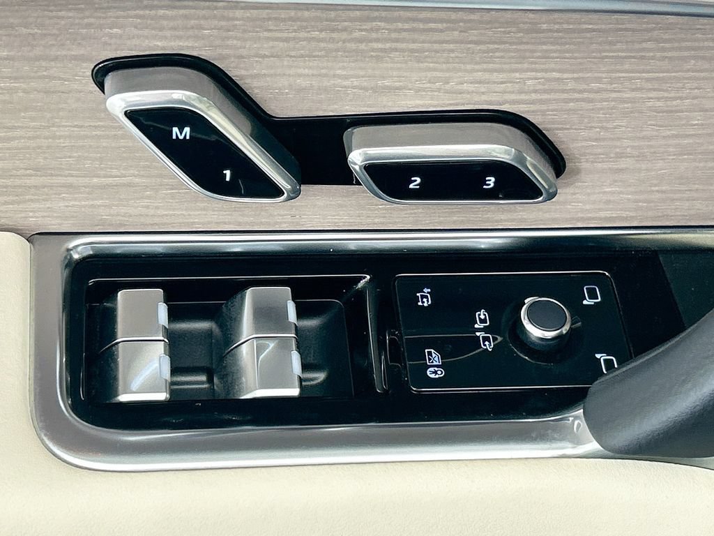 Certified 2023 Land Rover Range Rover First Edition AWD/4WD image 22