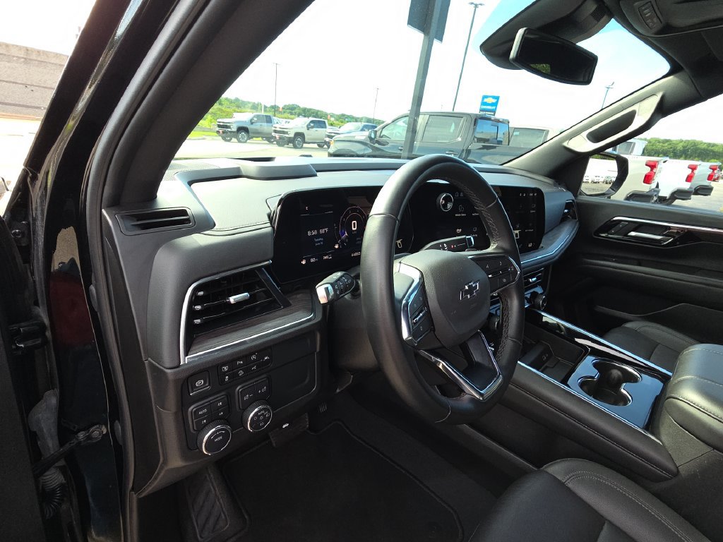 Used 2025 Chevrolet Tahoe Z71 AWD/4WD image 14