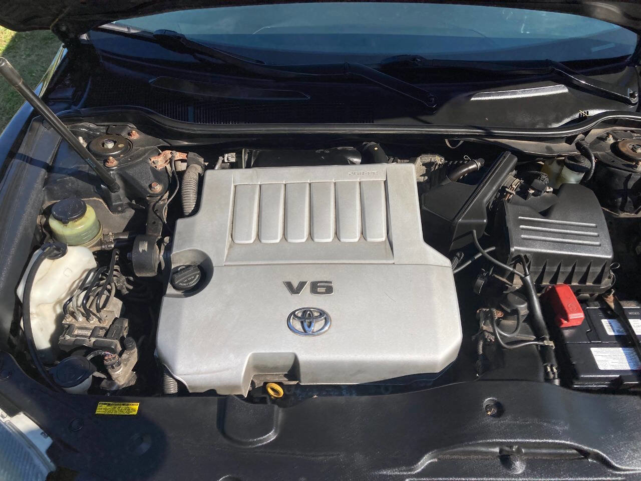 Used 2011 Toyota Camry XLE image 3