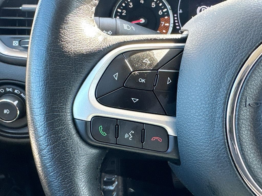 Used 2023 Jeep Renegade Latitude w/ Premium Group image 21