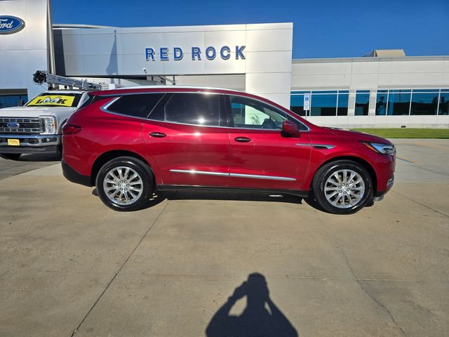 Used 2020 Buick Enclave Essence w/ Sound and Sites Package AWD/4WD image 2