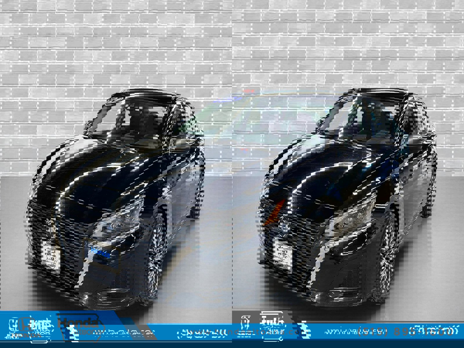 Used 2024 Nissan Altima 2.5 SV image 1