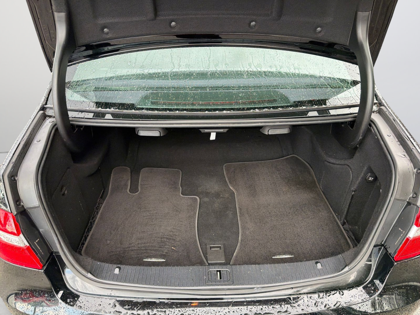 Used 2013 Mercedes-Benz E 350 Sedan image 36