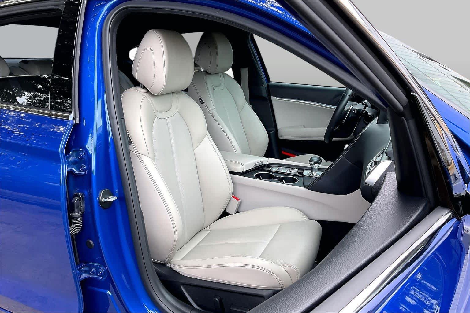 Used 2022 Genesis G70 2.0T RWD image 9