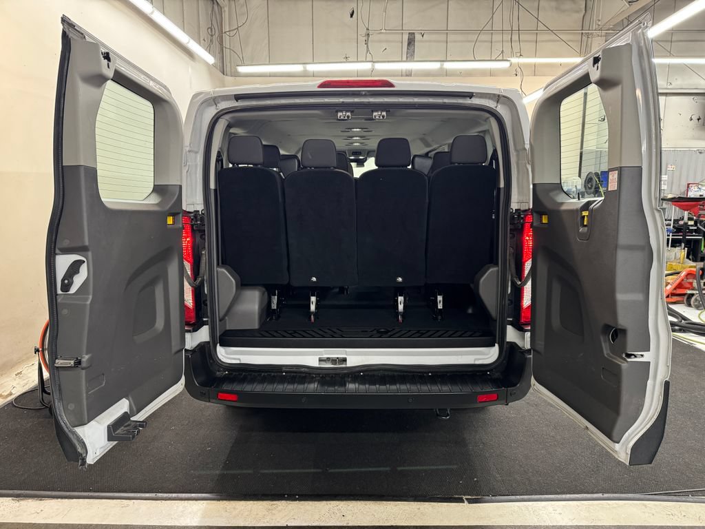 Used 2023 Ford Transit 350 XLT RWD image 6