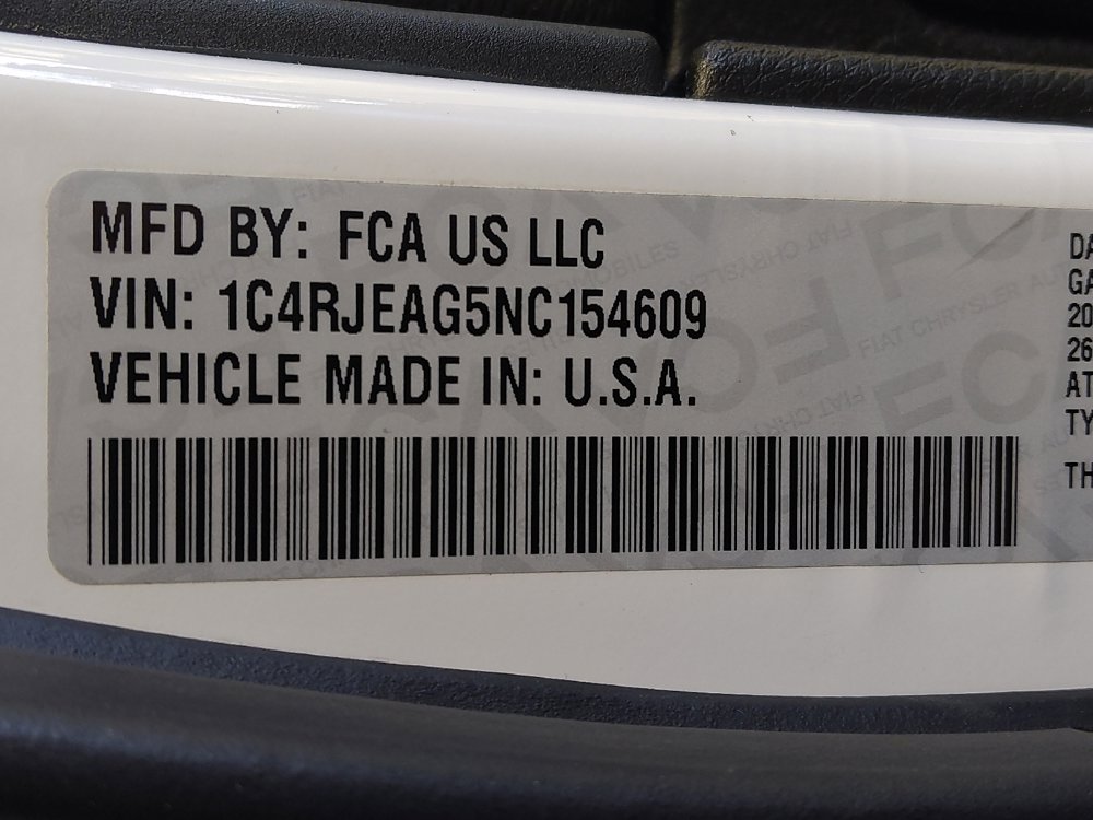 Used 2022 Jeep Grand Cherokee Laredo X image 33