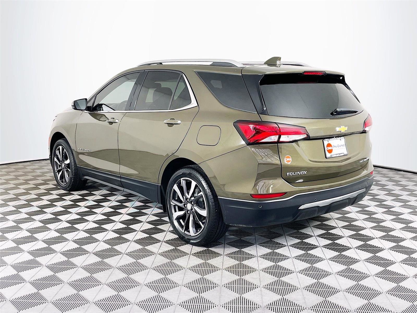 Used 2023 Chevrolet Equinox Premier image 6