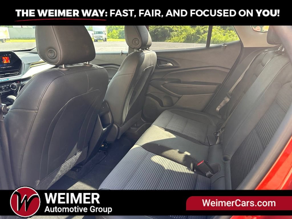 Used 2024 Chevrolet Trax LT w/ LT Convenience Package FWD image 20