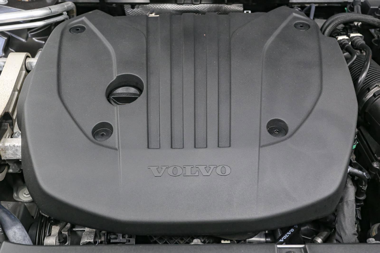 Used 2024 Volvo XC90 B5 Core w/ Climate Package image 23