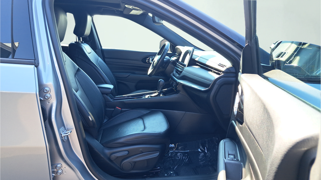 Used 2022 Jeep Compass High Altitude AWD/4WD image 16