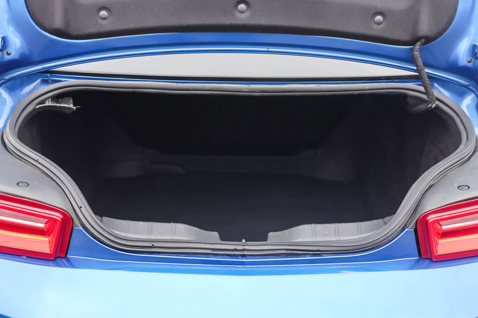 Used 2017 Chevrolet Camaro LT image 25