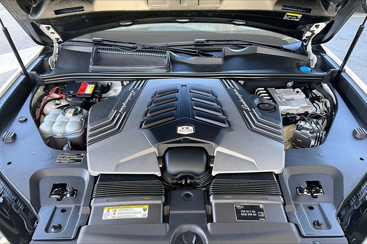 Used 2023 Lamborghini Urus Performante AWD/4WD image 13