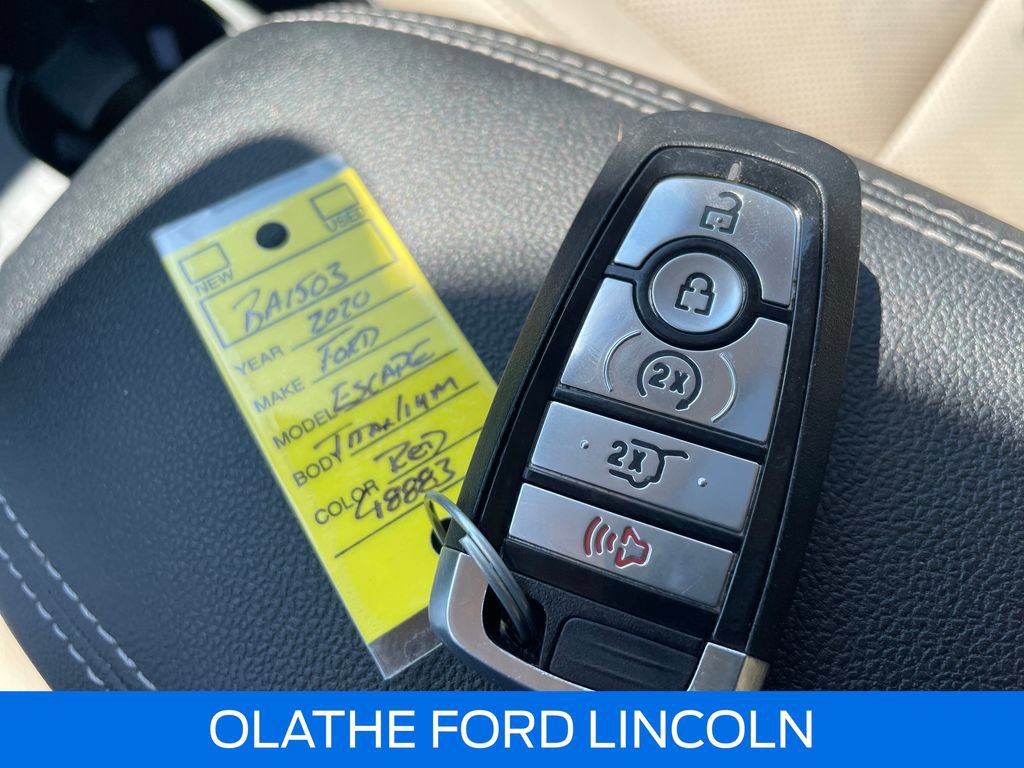 Used 2020 Ford Escape Titanium w/ Titanium Premium Package 2.0 AWD/4WD image 14