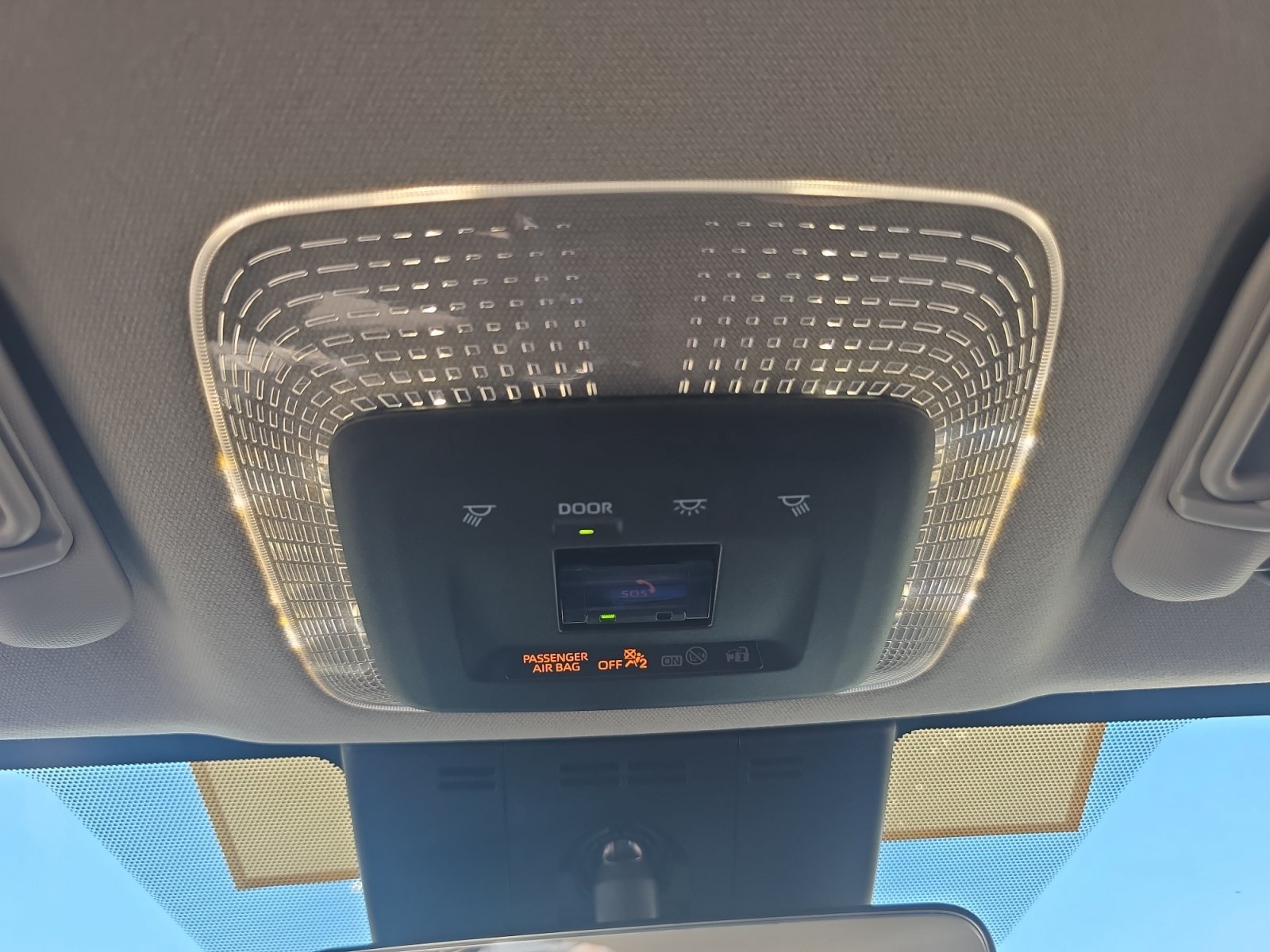 Certified 2025 Toyota Prius LE FWD image 18