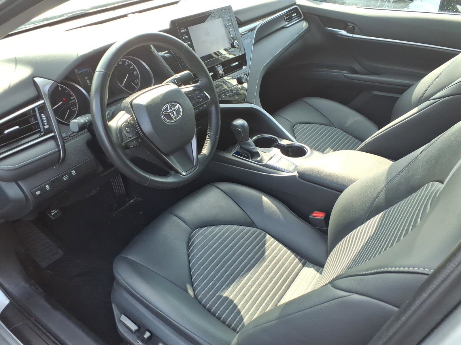 Used 2023 Toyota Camry SE FWD image 10