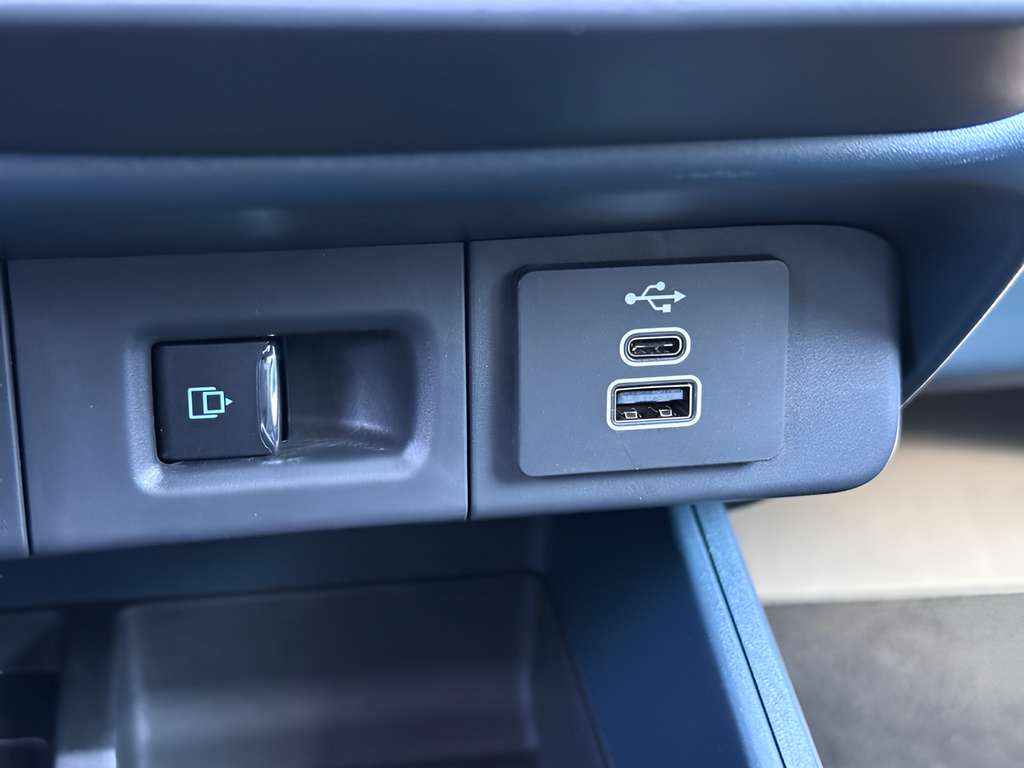 New 2025 Ford Maverick Lobo AWD/4WD image 18