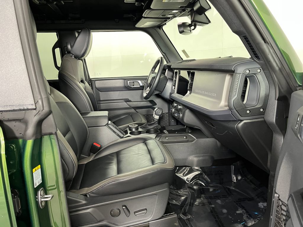 Used 2025 Ford Bronco Outer Banks image 17
